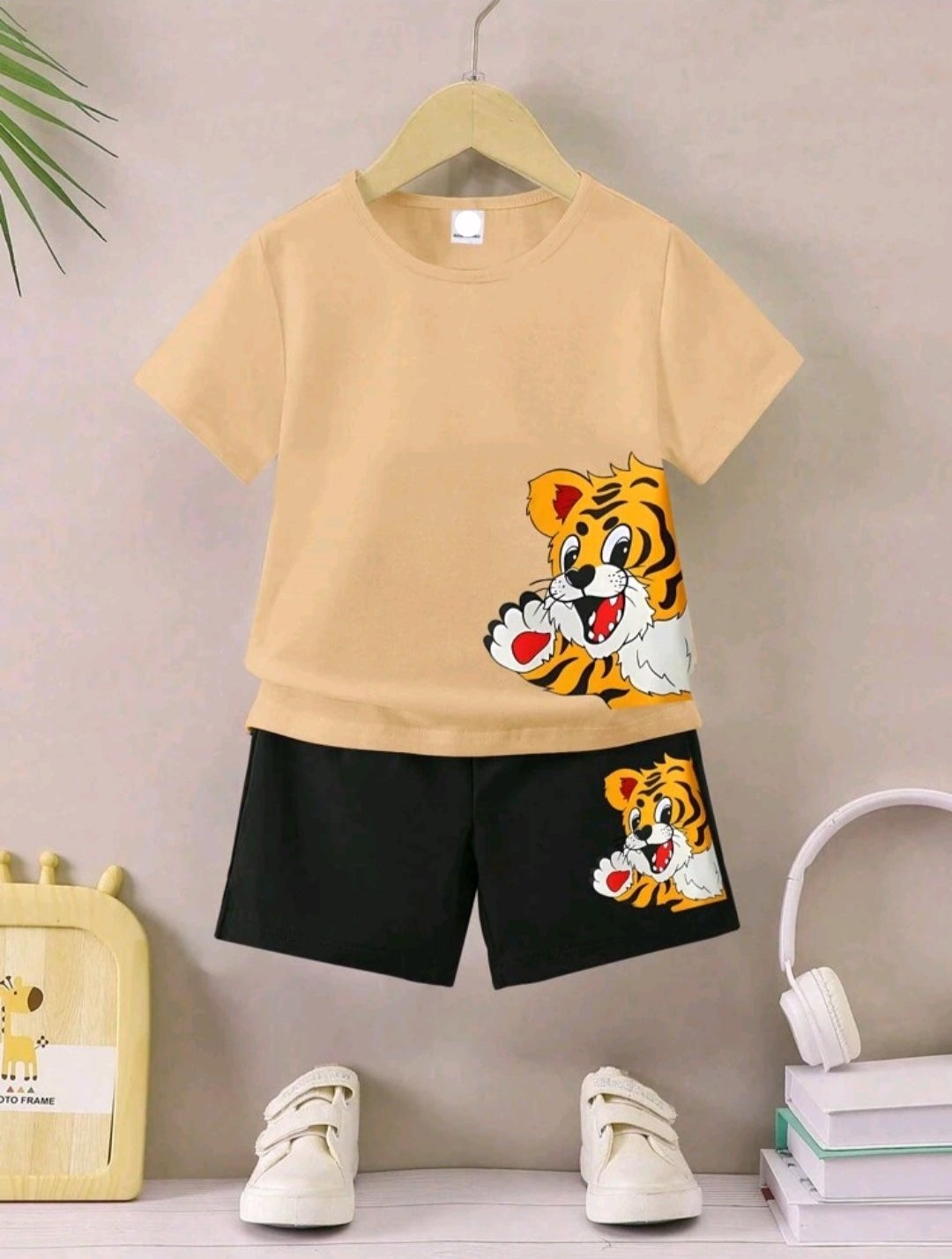 Baby Boy 2-Piece Casual Everyday Simple And Fun Tiger Pattern Printed Short Sleeve Top And Shorts Set For Spring And Summer (Size: 2 - 3 years)